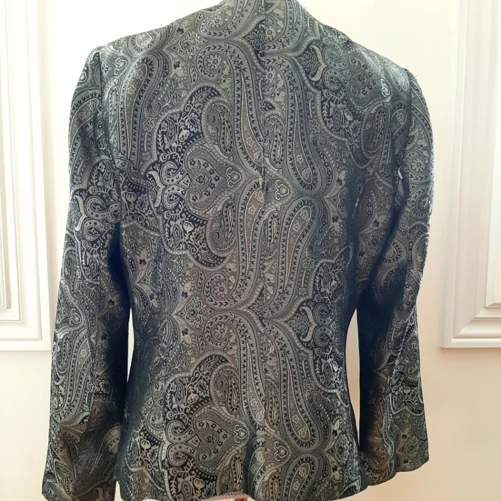 Chapter One Long Sleeve Top - Picture 2 of 8